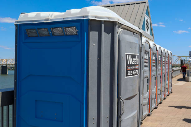 Best VIP or Luxury Restroom Trailers in Davis Junction, IL